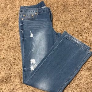 Maurices jeans